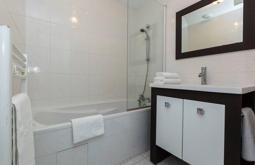 Plougasnou Condo | Appartement 300m de la Mer | Accès Piscine