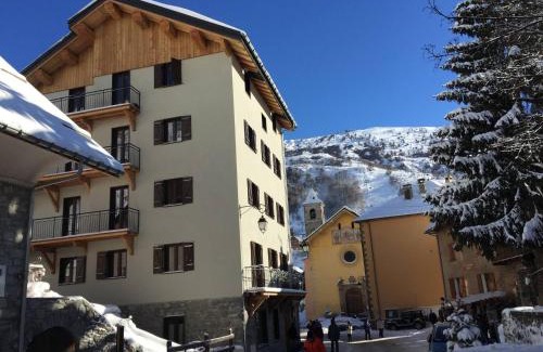 Valloire Apartment | Appartement 4 pièces pour 8/9 personnes, exposé Sud, au centre de Valloire, proche télécabine et loisirs - FR-1-263-216