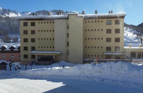 Montgenevre Apartment | Appartement 6 pers. à Montgenèvre - Proche pistes, commerces, parking privé, animaux acceptés - FR-1-445-58