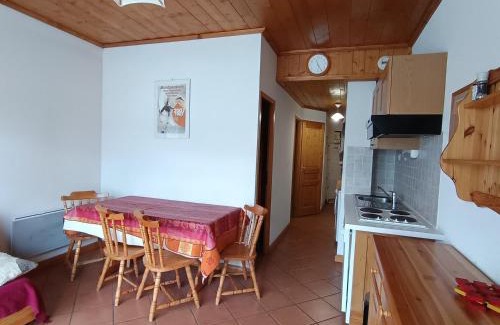 Montgenevre Apartment | Appartement 6 pers. à Montgenèvre - Proche pistes, commerces, parking privé, animaux acceptés - FR-1-445-58