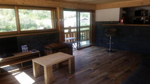 Champagny-en-Vanoise Apartment | Appartement avec vue panoramique à Champagny - La Joubarbe