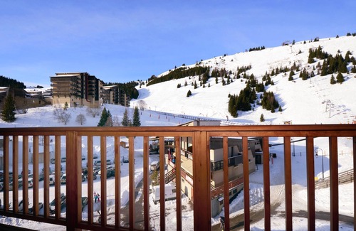 Auris Condo | Appartement Abordable | Accès Piscine Intérieure