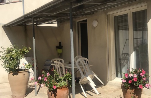 Bessan House | Appartement Bord de Piscine