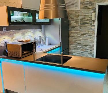 Bastide Giraud Apartment | Appartement côte d’Azur Plage - piscine - tennis