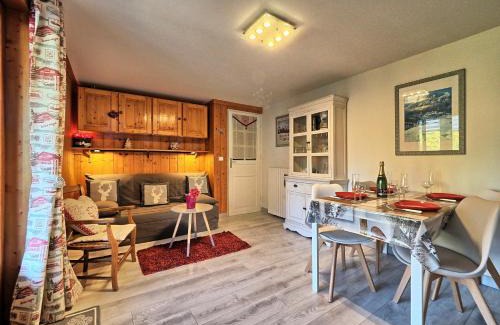 Les Carroz-d'Araches Apartment | Appartement cosy aux Carroz, 40 m², vue sur la montagne