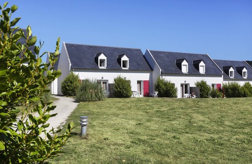 Saint-Pol-de-Leon Condo | Appartement Cosy, Entrée Privée + Accès Piscine