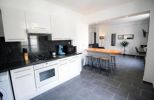 Carcassonne Apartment | Appartement calme et spacieux, Cité et ville à pied, WIFI, 2 chambres, 3 lits