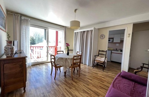 Cambo-les-Bains Apartment | Appartement Cambo-les-Bains, 2 pièces, 2 personnes - FR-1-495-24