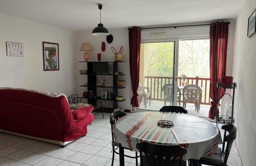 Cambo-les-Bains Apartment | Appartement Cambo-les-Bains, 2 pièces, 3 personnes - FR-1-495-69