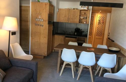 Chatel Apartment | Appartement Central avec Piscine, Proche Remontées et Multi Pass Inclus à Châtel - FR-1-693-105
