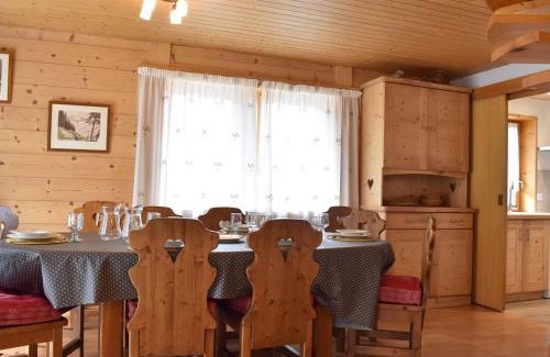 Meribel Centre Apartment | Appartement chaleureux 4 pièces, accès direct aux pistes, proche commerces et services, parking couvert - FR-1-180-178