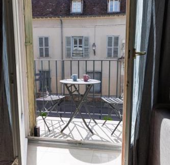 Old Town Apartment | Appartement complet équipé Idéal groupe PRO/famille * 10 pers * 5 chb * Mon Groom