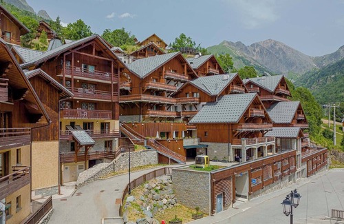 Vaujany Condo | Appartement Confortable avec Accès aux Remontées