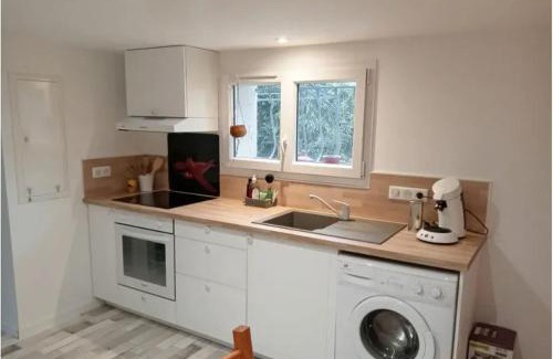 Hourtin Apartment | Appartement confortable à Hourtin avec terrasse