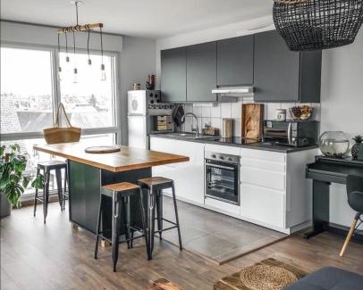 Vitre Apartment | Appartement contemporain lumineux avec terrasse