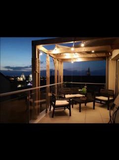 Vitre Apartment | Appartement contemporain lumineux avec terrasse