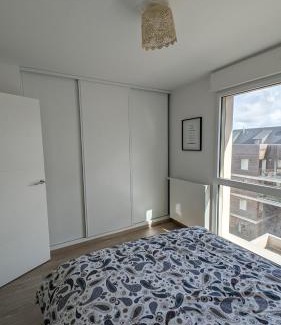 Vitre Apartment | Appartement contemporain lumineux avec terrasse