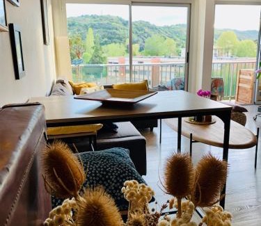 Villeneuve-Loubet Apartment | Appartement Cosy verdure et soleil