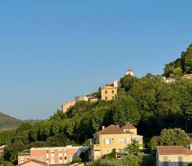 Villeneuve-Loubet Apartment | Appartement Cosy verdure et soleil