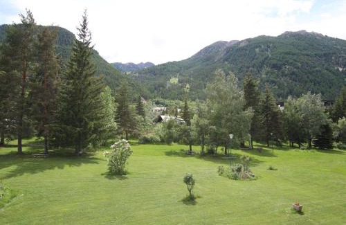 La Salle-les-Alpes Apartment | Appartement cosy 5 couchages, proche pistes et commerces, La Salle-les-Alpes - FR-1-330F-156