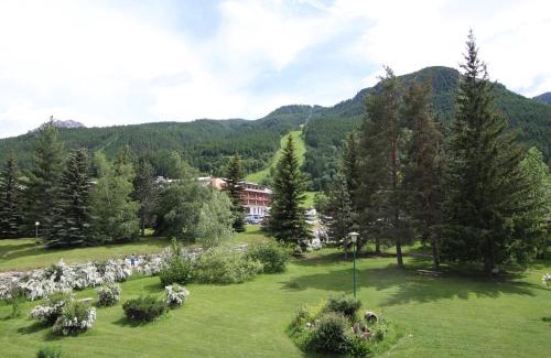 La Salle-les-Alpes Apartment | Appartement cosy 5 couchages, proche pistes et commerces, La Salle-les-Alpes - FR-1-330F-156
