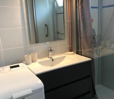Cambo-les-Bains Apartment | Appartement cosy, en rez de chaussée, en plein centre de CAmbo les Bains