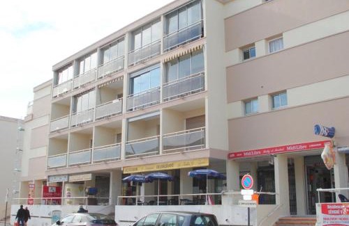 Balaruc-les-Bains Apartment | Appartement cosy avec balcon près des thermes, parking, animaux admis, non-fumeur, Balaruc-les-Bains - FR-1-503-33
