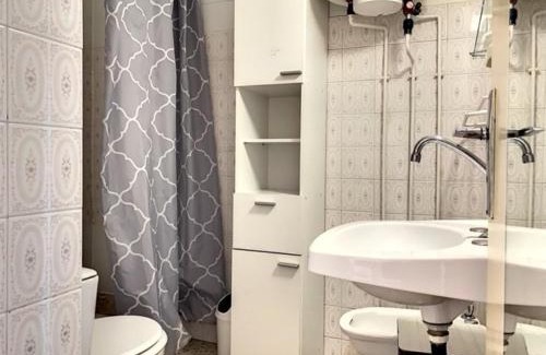 Balaruc-les-Bains Apartment | Appartement cosy proche des Thermes avec balcon, WiFi et parking - FR-1-503-117