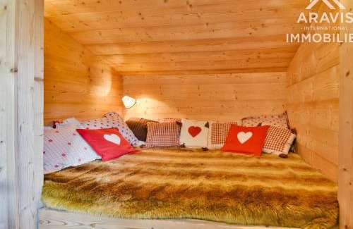 Le Chinaillon Apartment | Appartement cosy au cœur du village, 3 chambres, balcon ensoleillé, parking, proche des commodités! - FR-1-391-86