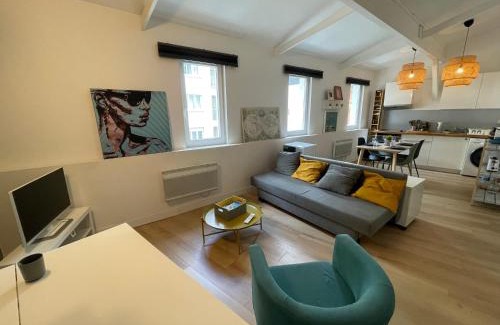 Saint - Michel Apartment | Appartement Cosy - Proche Métro Saint Michel