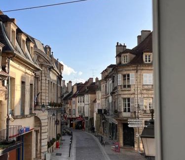 Avallon Apartment | Appartement d architecte en centre ville