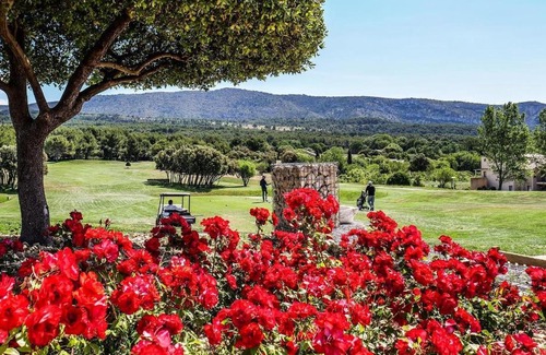 Saumane-de-Vaucluse Apartment | Appartement dans le golf de Saumane