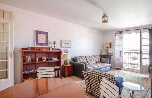 Saint-Jean-de-Luz Apartment | Appartement de caractère avec balcon et parking à 2 pas de la plage, centre historique de Saint-Jean-de-Luz - FR-1-4-577