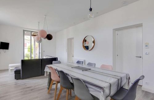 Hendaye Apartment | Appartement de Charme avec Jardin et Terrasse au Centre d'Hendaye, à 2 km de la Plage - FR-1-2-346