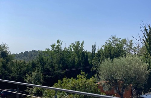 Vence Apartment | Appartement F3 Spacieux Avec Terrasse Idéal Pour une Famille Proche Centre Ville