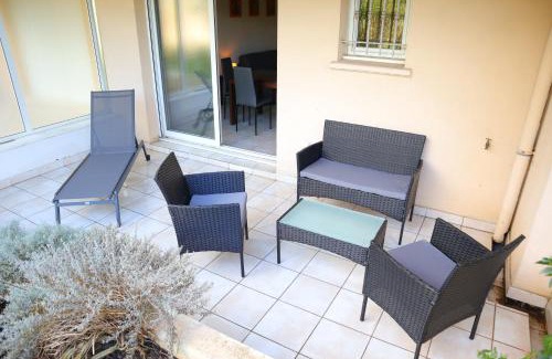 Mandelieu-La-Napoule Apartment | Appartement 202 - LES SUITES DE ROBINSON - Résidence avec piscine en bord de Siagne, à Mandelieu-La-Napoule