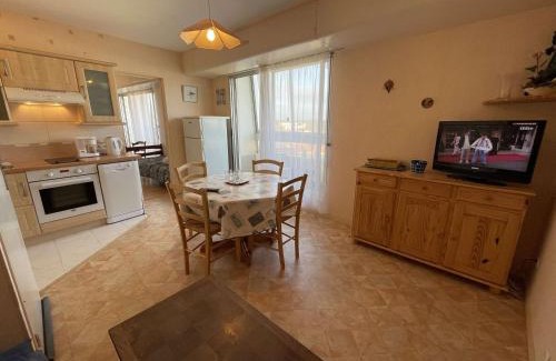 Saint-Hilaire-de-Riez Apartment | Appartement cosy 2 pièces avec 5 couchages à 150m de la plage, balcons, parking et équipements inclus - FR-1-224C-685