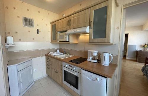 Saint-Hilaire-de-Riez Apartment | Appartement cosy 2 pièces avec 5 couchages à 150m de la plage, balcons, parking et équipements inclus - FR-1-224C-685