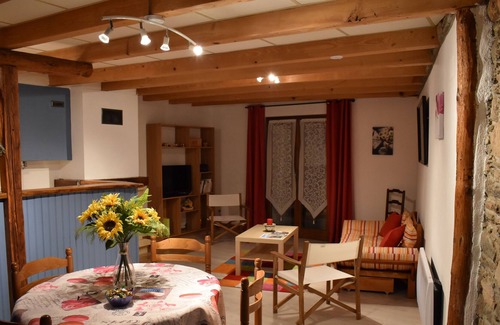 Cier-de-Luchon Apartment | Appartement Typique