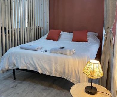 Manosque Apartment | Appartement loft terracotta