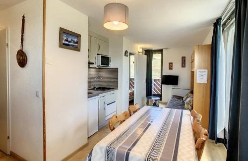 La Toussuire Apartment | Appartement lumineux 2 pièces avec balcons et animaux admis à La Toussuire - FR-1-417-123