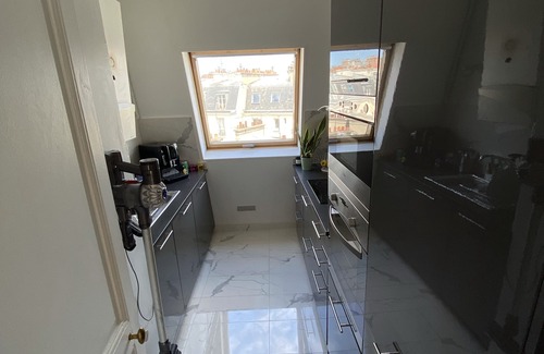 17th Arrondissement Apartment | Appartement Lumineux/Parc Monceau/champs Elysées/sacré Coeur