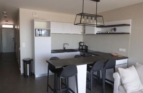 La Tranche-sur-Mer Apartment | Appartement luxe 2 chambres, balcon, accès plage, piscine, animaux admis, parking - FR-1-194-236