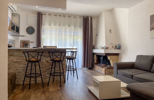 Pineto Apartment | Appartement Maenat climatisée à 200 m de la plage