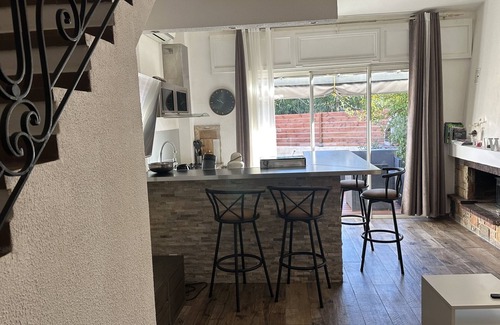 Pineto Apartment | Appartement Maenat climatisée à 200 m de la plage