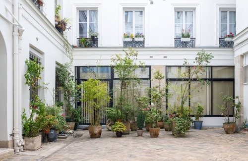 Quartier de la Folie-Mericourt Apartment | Appartement Ottomane - Welkeys