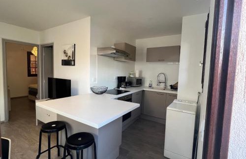 La Londe-les-Maures Apartment | Appartement pour 2 personnes en ville avec terrasse