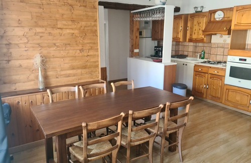 Cervieres Apartment | Appartement Pour 6 Personnes au Calme de la Montagne
