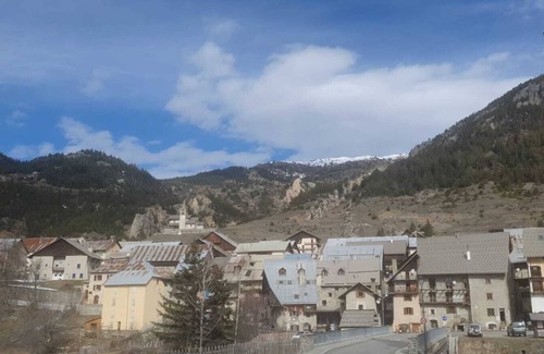 Cervieres Apartment | Appartement Pour 6 Personnes au Calme de la Montagne
