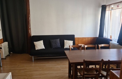 Cervieres Apartment | Appartement Pour 6 Personnes au Calme de la Montagne